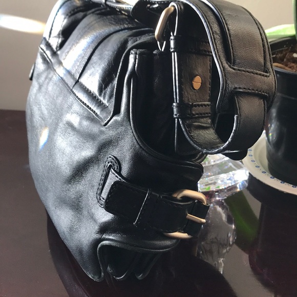 Givenchy black leather shoulder bag with gold hardware vintage boho chic - Picture 4 of 6